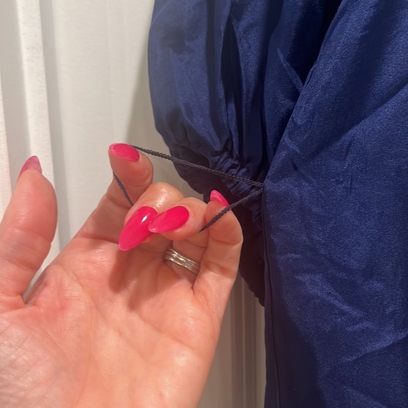 Trina Turk navy blue silk short sleeve blouse Small S - Picture 4 of 7